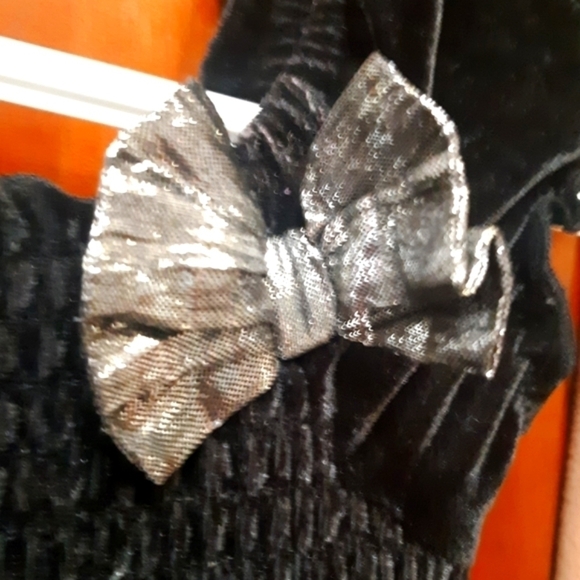 Girls George 6x black velvet dress short sleeve with silver bow casual or fancy - Picture 4 of 12